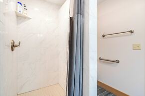 Sawyers Cabin w/ Hot Tub in Blue Ridge Mtns!