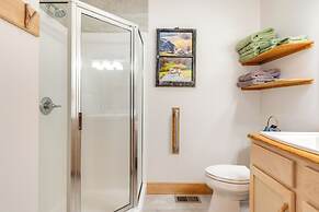 Sawyers Cabin w/ Hot Tub in Blue Ridge Mtns!