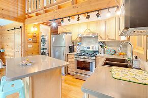 Sawyers Cabin w/ Hot Tub in Blue Ridge Mtns!