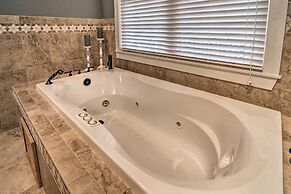 Mountain-view Franklin Retreat: Near Hiking!