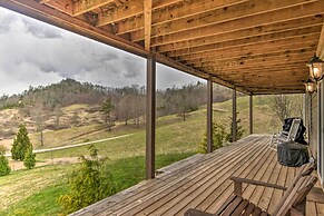 Mountain-view Franklin Retreat: Near Hiking!