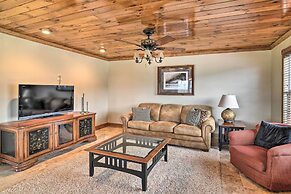 Mountain-view Franklin Retreat: Near Hiking!