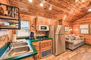 Charming New Bern Log Cabin - Pets Welcome!