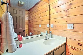 Charming Jamestown Cabin w/ Large Backyard!