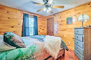 Charming Jamestown Cabin w/ Large Backyard!