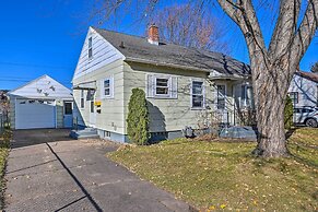 Charming Family Home ~ 4 Mi to Granite Peak!