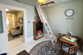 Charming Mt Pleasant Home in Historic Dtwn!