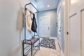 Charming Lake Erie Getaway: Walk to Beach!