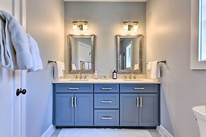 Charming Lake Erie Getaway: Walk to Beach!