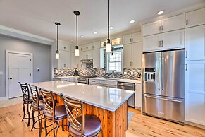 Charming Lake Erie Getaway: Walk to Beach!