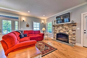 Charming Lake Erie Getaway: Walk to Beach!