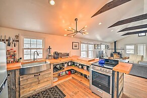 Chic Prattsville Studio w/ Private Hot Tub!