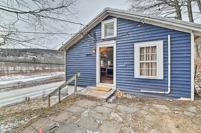 Chic Prattsville Studio w/ Private Hot Tub!