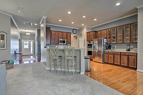 Great for Groups: Bayside Resort Home w/ Patio