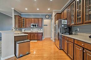 Great for Groups: Bayside Resort Home w/ Patio