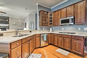 Great for Groups: Bayside Resort Home w/ Patio