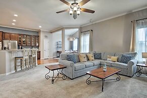 Great for Groups: Bayside Resort Home w/ Patio