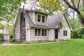 Charming Taylors Falls Home w/ Deck, Fire Pit