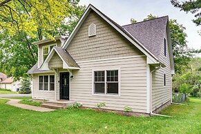 Charming Taylors Falls Home w/ Deck, Fire Pit