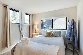 Colorado Retreat ~ 3 Mi to Cheyenne Mountain Zoo!