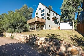 Colorado Retreat ~ 3 Mi to Cheyenne Mountain Zoo!