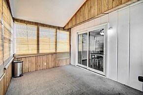 Cedar Rapids Rental w/ Yard ~ 6 Mi to Downtown!