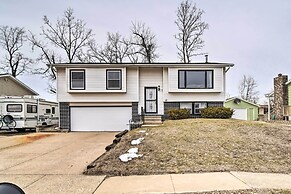 Cedar Rapids Rental w/ Yard ~ 6 Mi to Downtown!