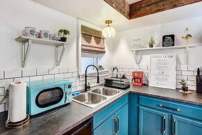 Chic Troy Home Near Downtown, 9 Mi to Albany!