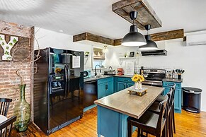 Chic Troy Home Near Downtown, 9 Mi to Albany!