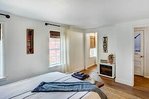 Chic Troy Home Near Downtown, 9 Mi to Albany!