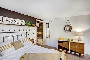 Chic Troy Home Near Downtown, 9 Mi to Albany!