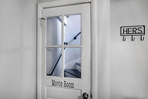 Chic Troy Home Near Downtown, 9 Mi to Albany!