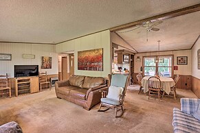 Charming Burdett Home With Grill, Gazebo + Yard