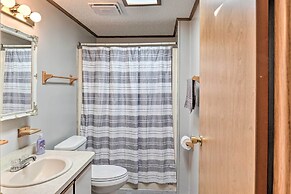 Charming Burdett Home With Grill, Gazebo + Yard