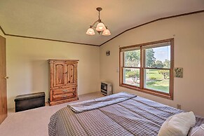 Charming Burdett Home With Grill, Gazebo + Yard