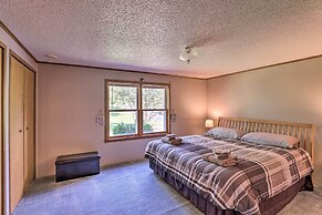 Charming Burdett Home With Grill, Gazebo + Yard