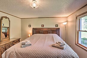 Charming Burdett Home With Grill, Gazebo + Yard