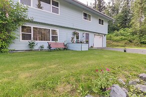 Cozy Anchorage Vacation Rental w/ Deck, Gas Grill