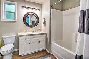 Coos Bay Retreat < 2 Mi to Marina & Casino!