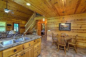 Dream Valley Mountain View Cabin w/ Covered Porch!