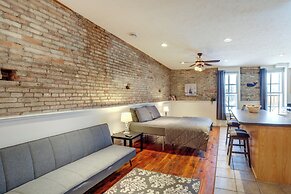 Cozy Lowell Studio ~ 19 Mi to Grand Rapids!