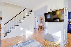 Cozy Historic Wakefield Home Close to Beaches