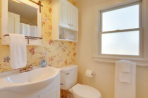 Cozy Historic Wakefield Home Close to Beaches