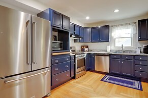 Cozy Historic Wakefield Home Close to Beaches