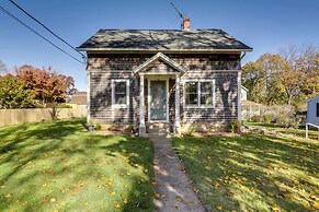 Cozy Historic Wakefield Home Close to Beaches