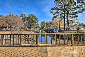 'cozy Cottage' w/ Shared Dock on Dawson Creek