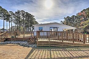 'cozy Cottage' w/ Shared Dock on Dawson Creek