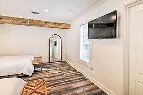 2 Mi to Msu: Chic Cottage Retreat w/ Yard!