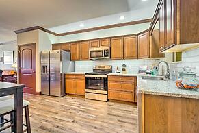 Cozy Townsend Condo, Resort-style Amenities!