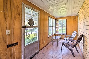 Family-friendly Marlinton Home: Walk Downtown!